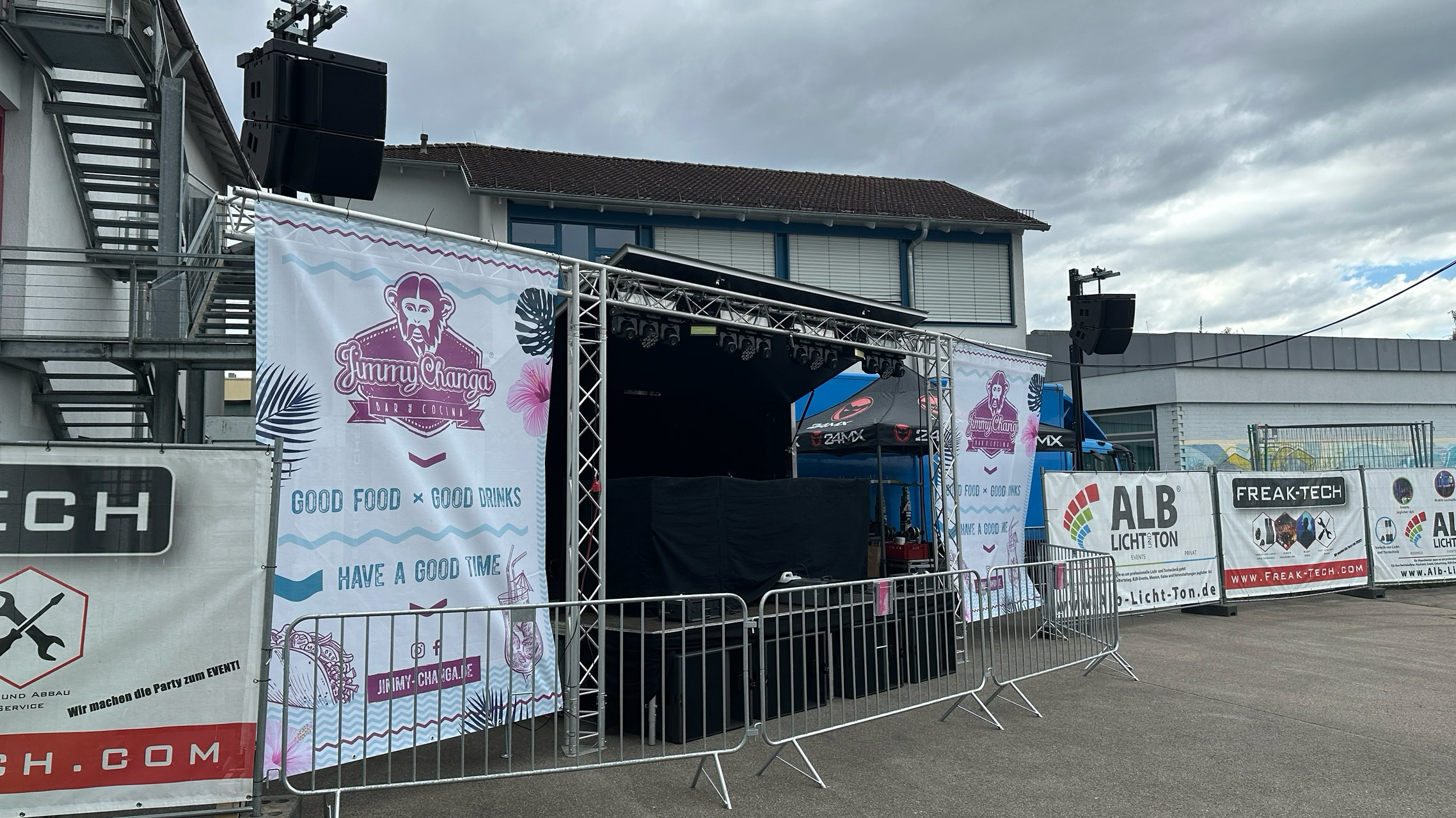 EventAcoustics Veranstaltung – Bühne, Ton und Licht im Einsatz